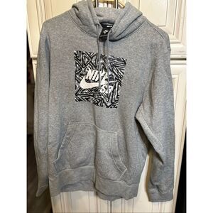 Nike SB Men's Logo Graphic Long Sleeve Skate Pullover Hoodie Gray Small
